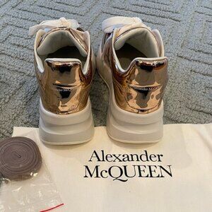 Alexander McQueen Rose Gold Sneaker 39.5 slighty Worn